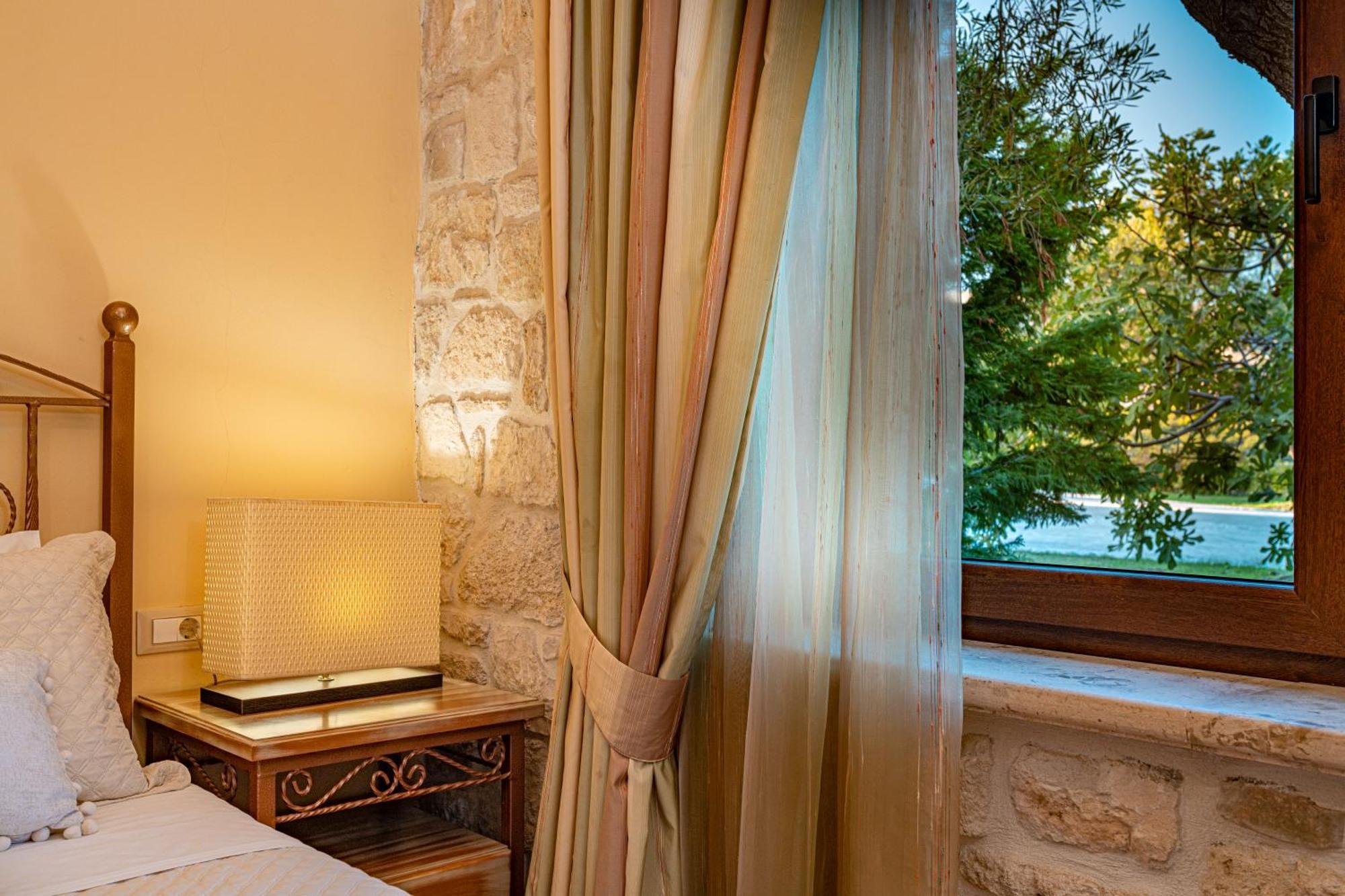 Kymaros Villas Keri Habitación foto